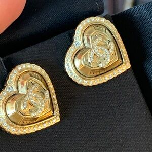 Absolutely stunning, authentic, limited edition, cc Chanel heart rare earrings.